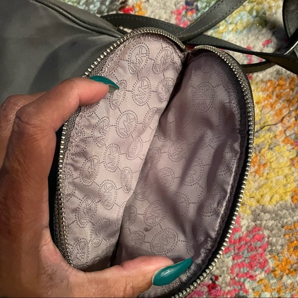 MICHAEL KORS GREY CROSSBODY 12LxD10xW5/ Strap 50 - Picture 9 of 10